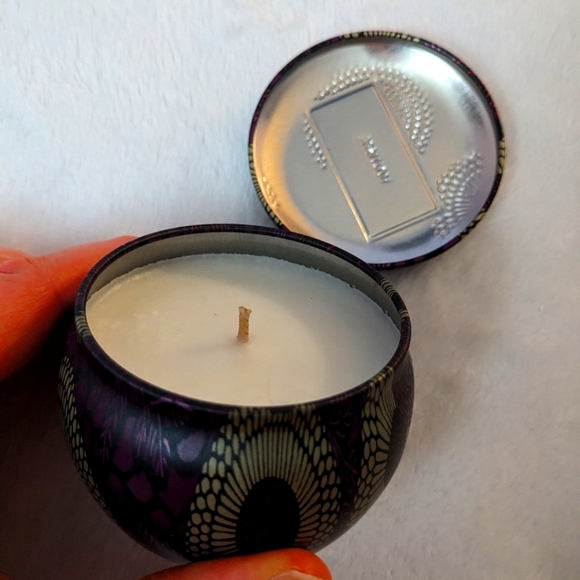 Voluspa candle - Picture 3 of 3